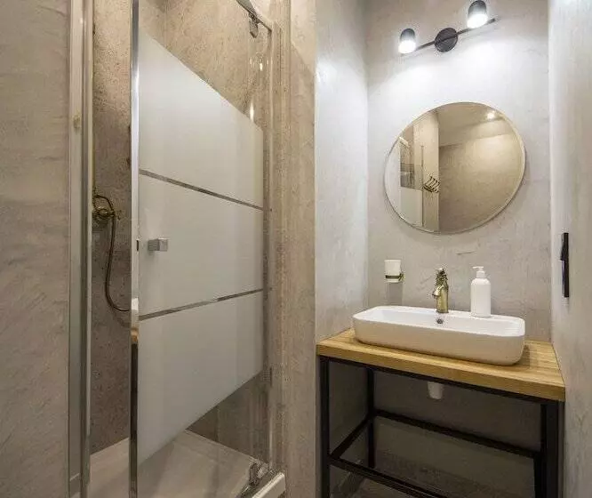 Central Dayflat Apartments