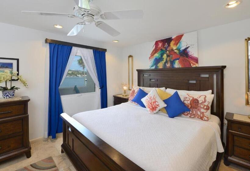 هتل Coral Beach Club Villas & Marina