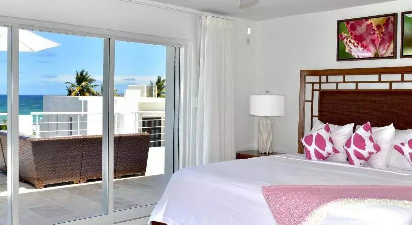 هتل Coral Beach Club Villas & Marina