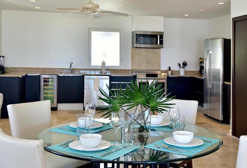 هتل Coral Beach Club Villas & Marina