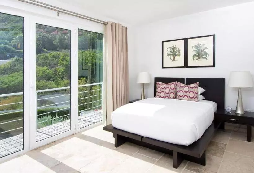 هتل Coral Beach Club Villas & Marina