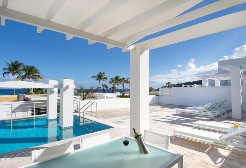 هتل Coral Beach Club Villas & Marina