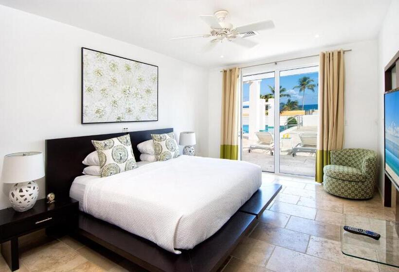 هتل Coral Beach Club Villas & Marina