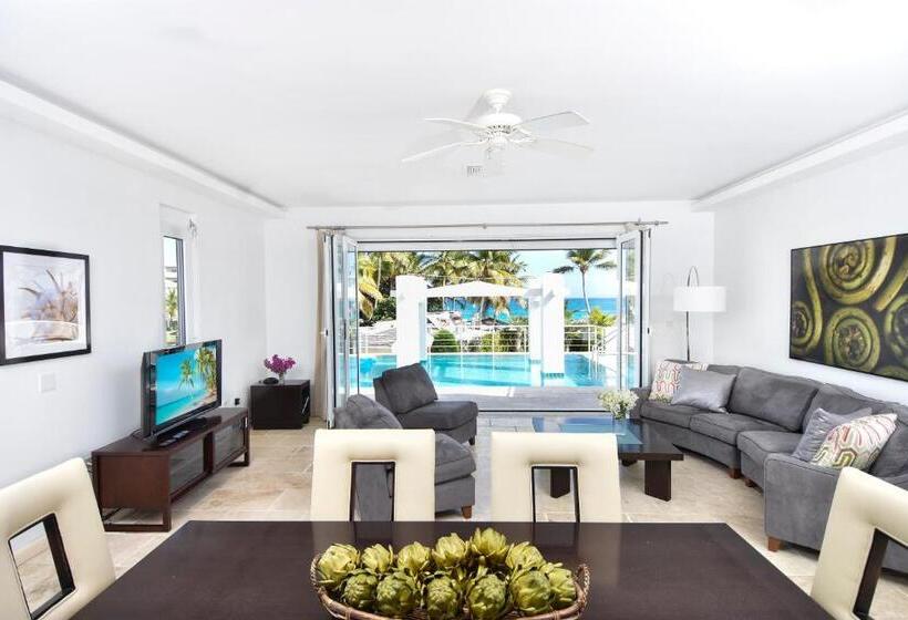 هتل Coral Beach Club Villas & Marina