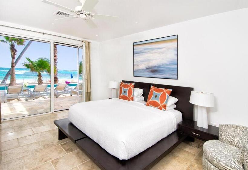 هتل Coral Beach Club Villas & Marina