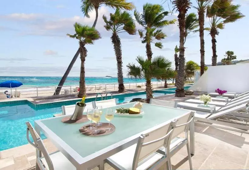 هتل Coral Beach Club Villas & Marina