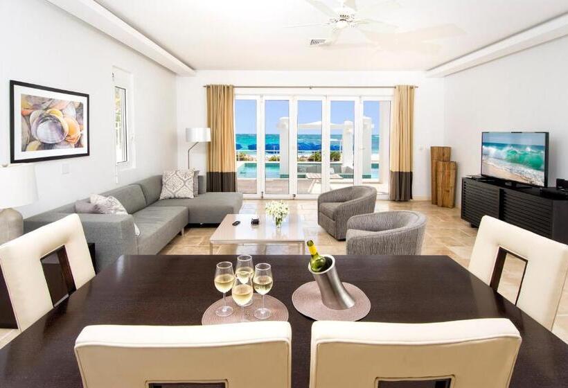 هتل Coral Beach Club Villas & Marina