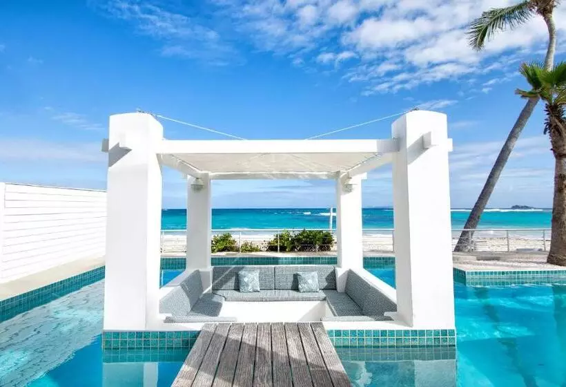 هتل Coral Beach Club Villas & Marina