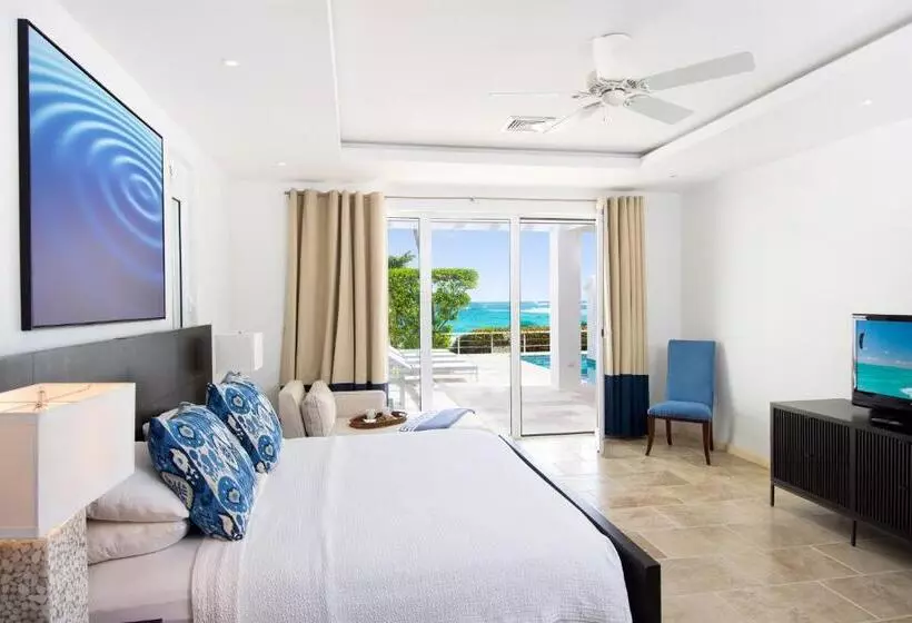 هتل Coral Beach Club Villas & Marina