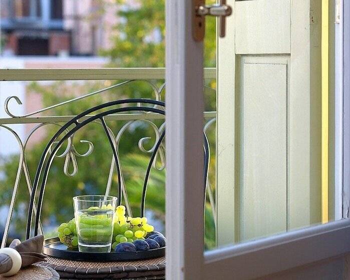 בית מלון כפרי Latini Family