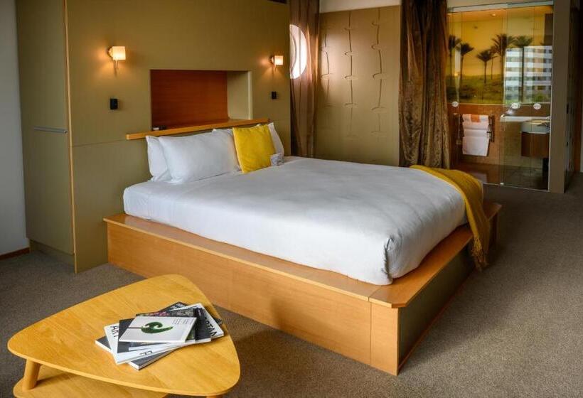 Отель Ohtel Wellington