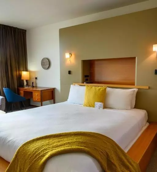 호텔 Ohtel Wellington