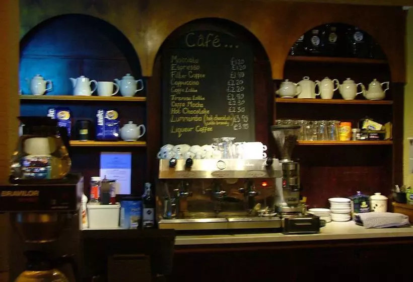 호텔 The Boat & Anchor Inn