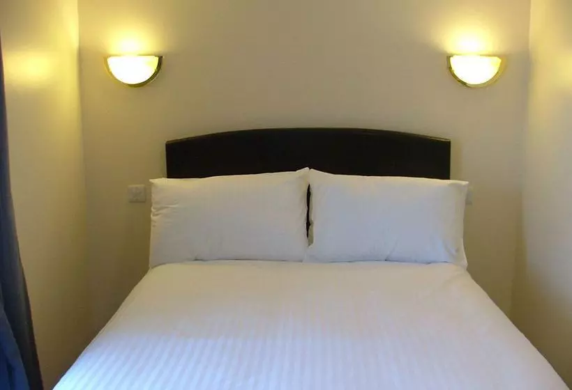 호텔 The Boat & Anchor Inn