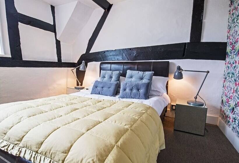 Hotel The George & Dragon