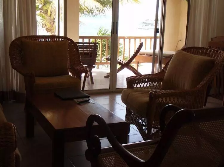 酒店 The Palms Oceanfront Suites