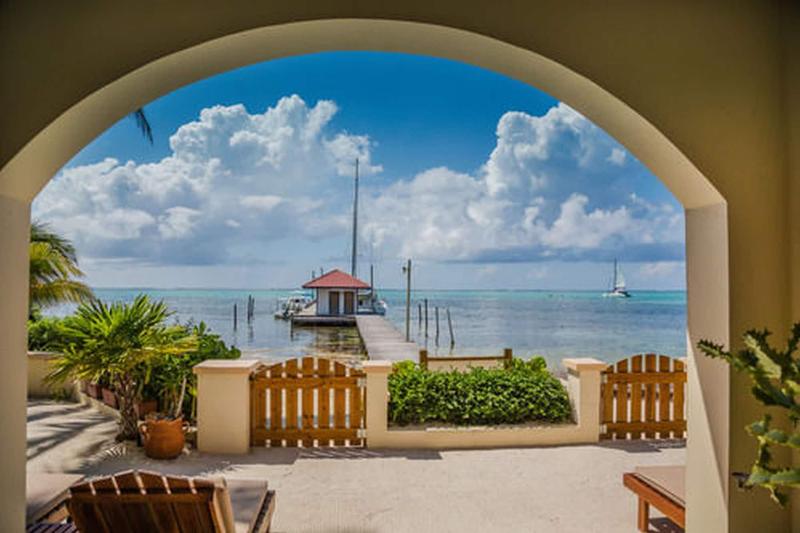 هتل The Palms Oceanfront Suites