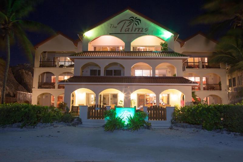 هتل The Palms Oceanfront Suites