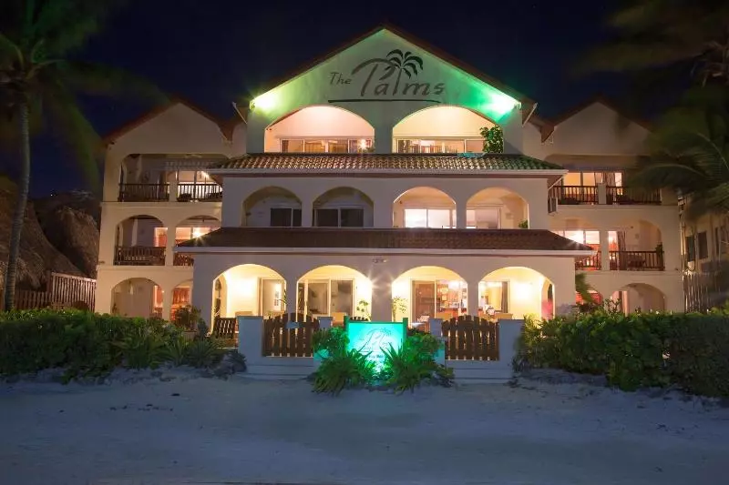 酒店 The Palms Oceanfront Suites