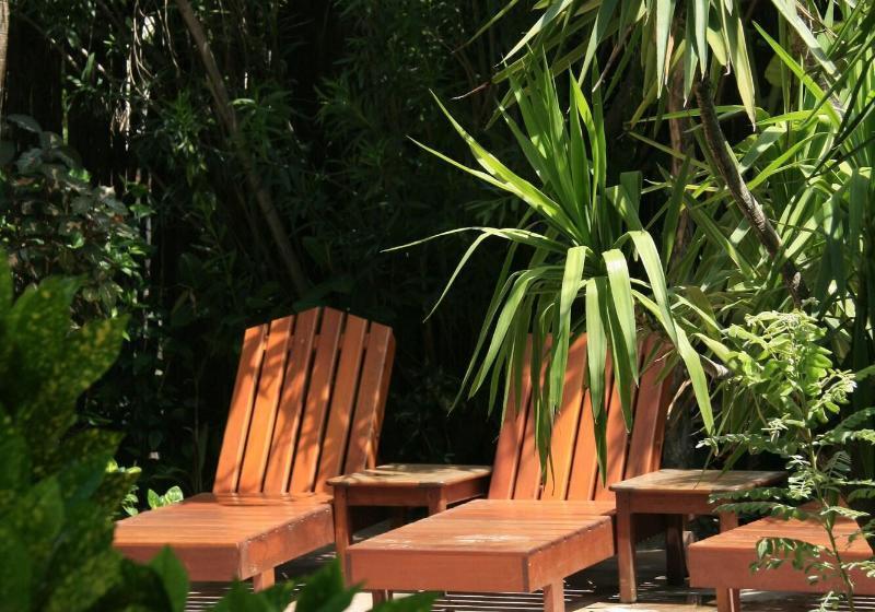 هتل The Palms Oceanfront Suites