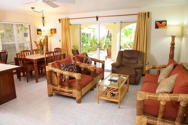 هتل The Palms Oceanfront Suites