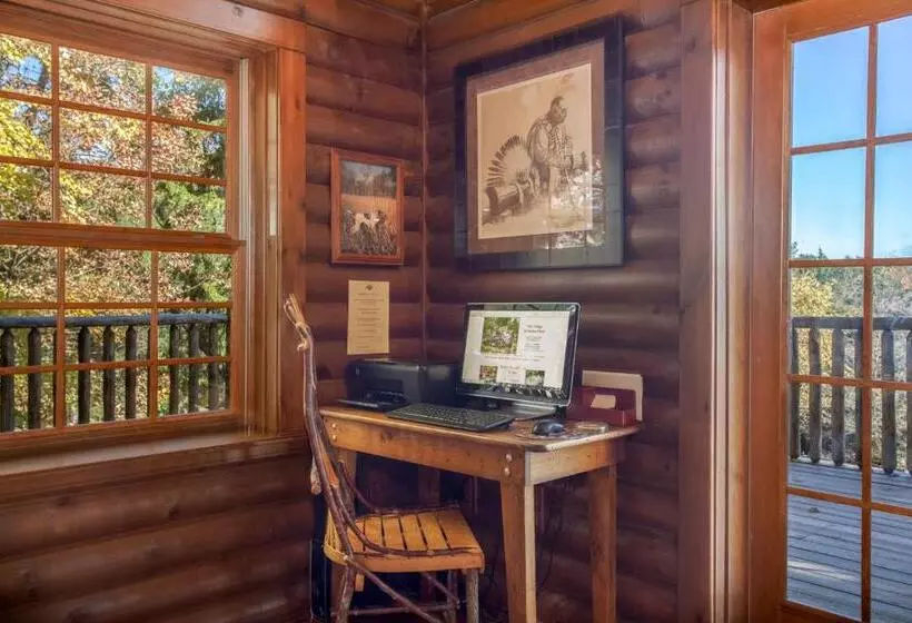 Hotelli The Village At Indian Point Resort