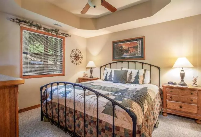 Hotelli The Village At Indian Point Resort