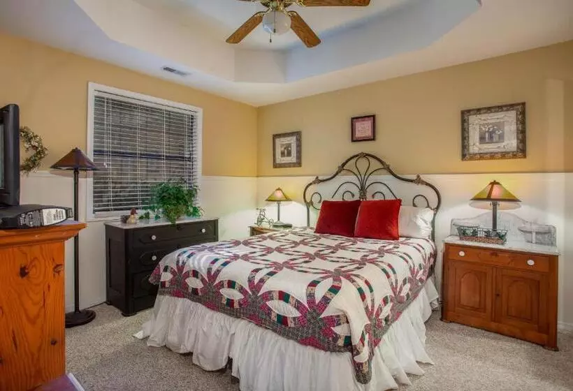 Hotelli The Village At Indian Point Resort