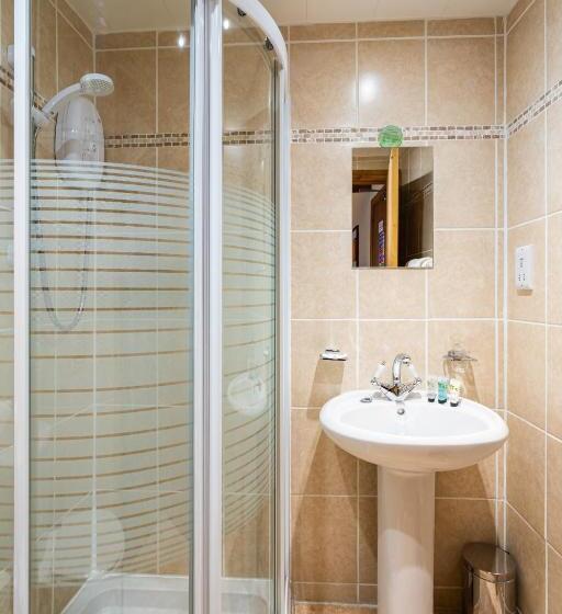 בית מלון כפרי The Village Inn