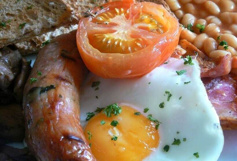 בית מלון כפרי The Walnut Tree Inn