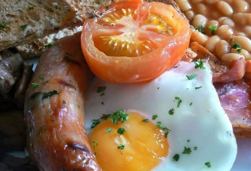 בית מלון כפרי The Walnut Tree Inn