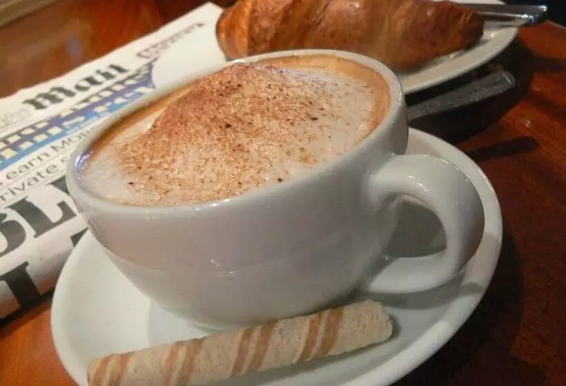 בית מלון כפרי The Walnut Tree Inn