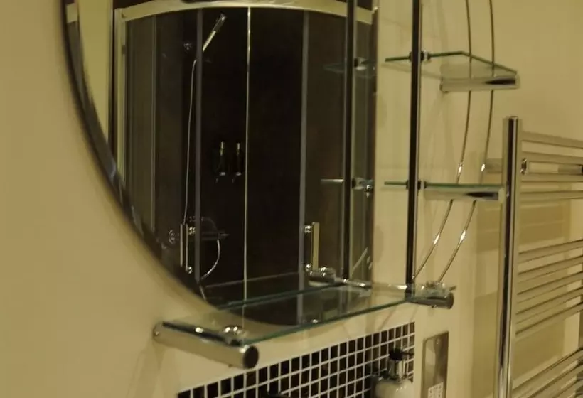 בית מלון כפרי The Walnut Tree Inn