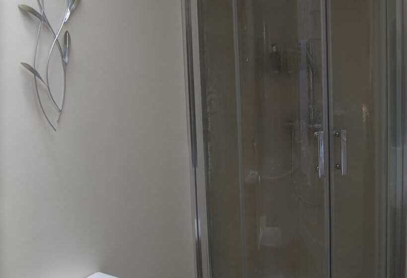 בית מלון כפרי The Walnut Tree Inn