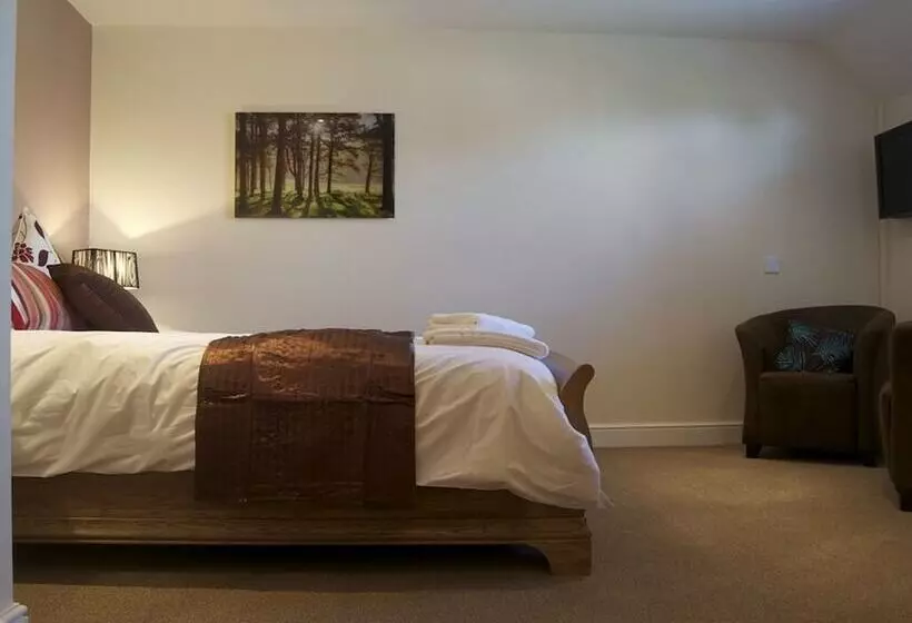 בית מלון כפרי The Walnut Tree Inn