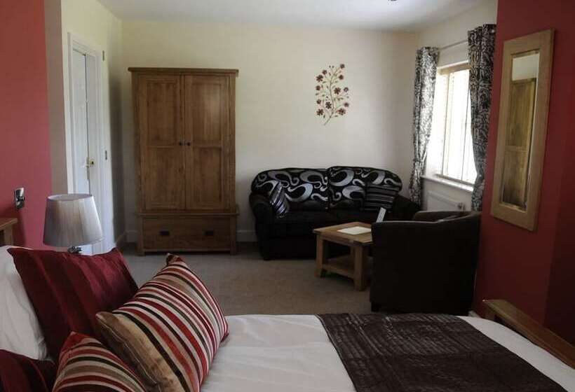 בית מלון כפרי The Walnut Tree Inn