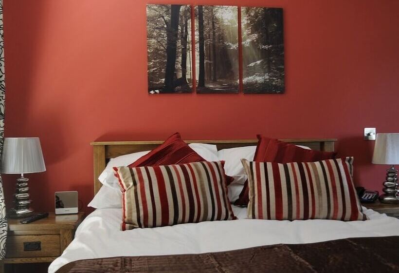 בית מלון כפרי The Walnut Tree Inn