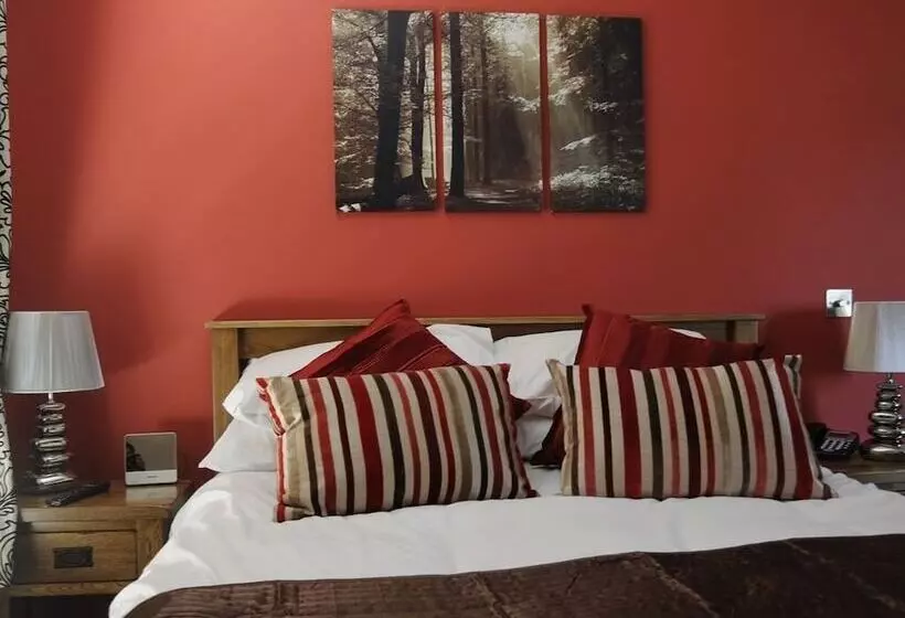 בית מלון כפרי The Walnut Tree Inn