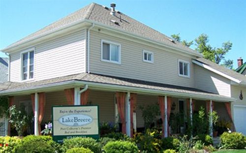 Lakebreeze Niagara Bed & Breakfast