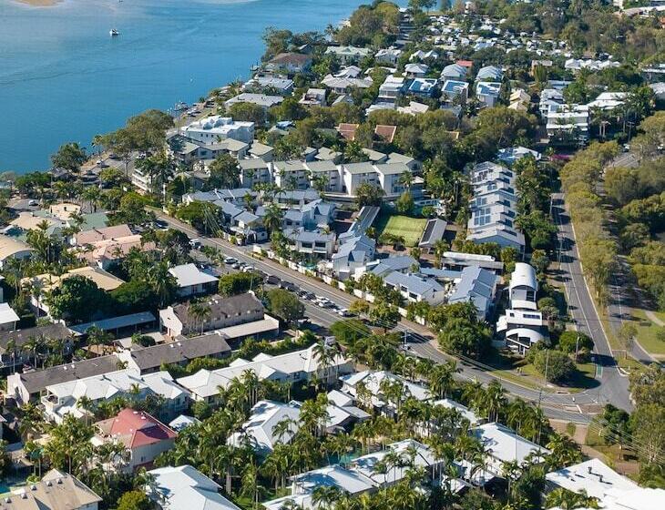 Noosa Outrigger Beach Resort