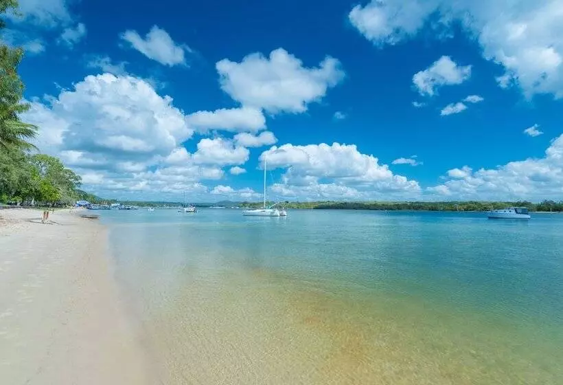 Noosa Outrigger Beach Resort