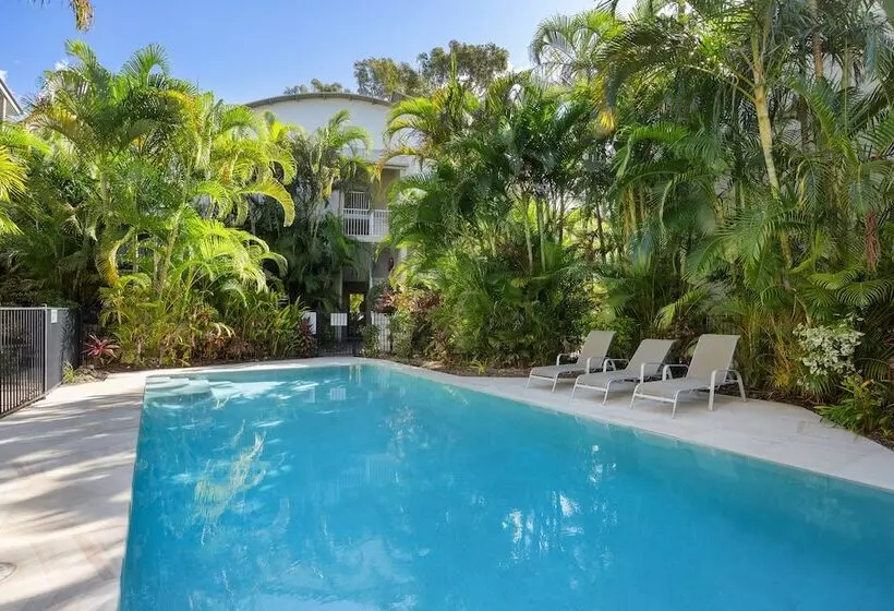 Noosa Outrigger Beach Resort