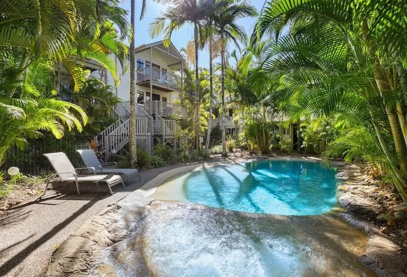 Noosa Outrigger Beach Resort