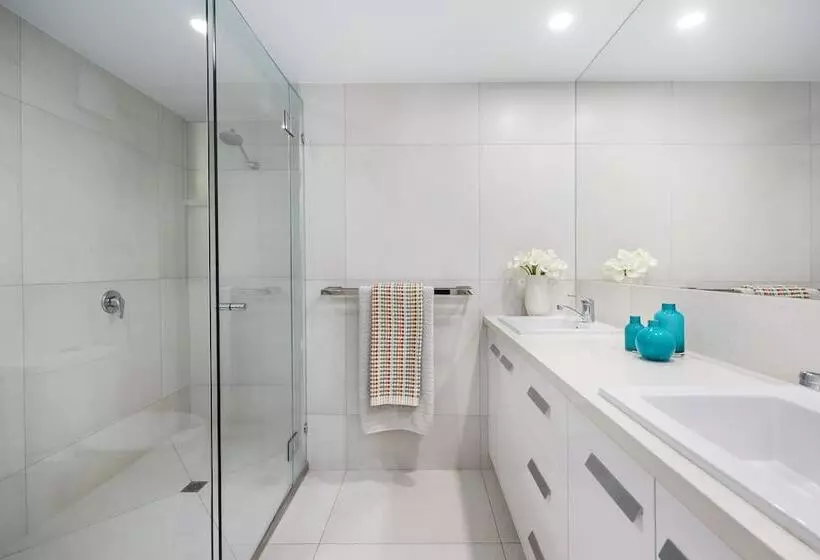 Noosa Outrigger Beach Resort