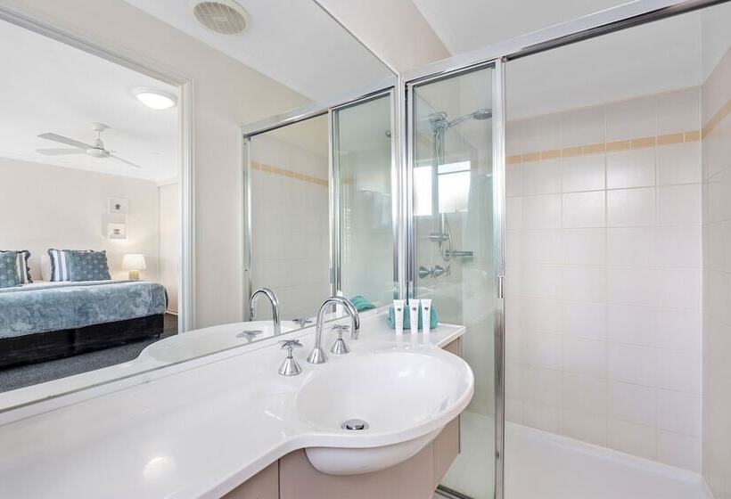 Noosa Outrigger Beach Resort