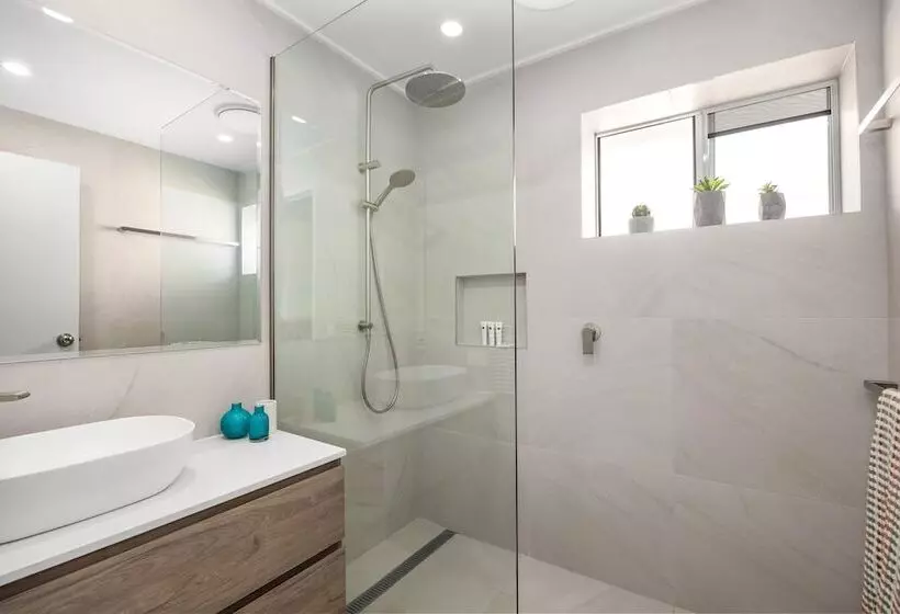 Noosa Outrigger Beach Resort