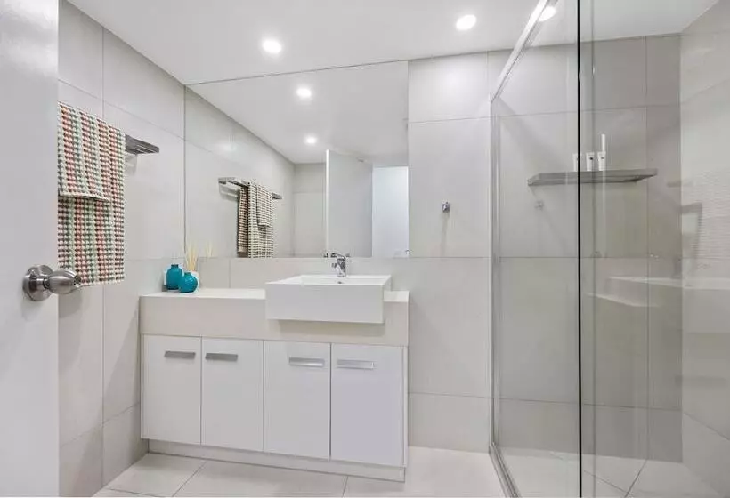 Noosa Outrigger Beach Resort