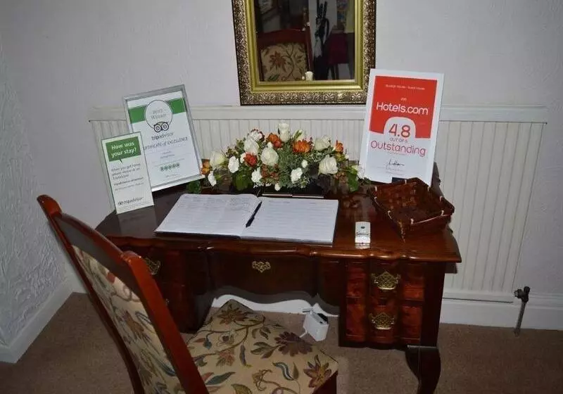 ペンション Burleigh House , A Cosy Retreat In Agatha Christie S Hometown