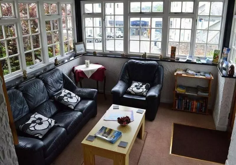 ペンション Burleigh House , A Cosy Retreat In Agatha Christie S Hometown