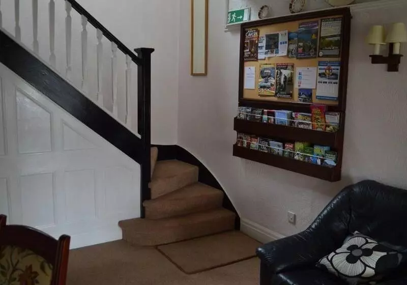 ペンション Burleigh House , A Cosy Retreat In Agatha Christie S Hometown